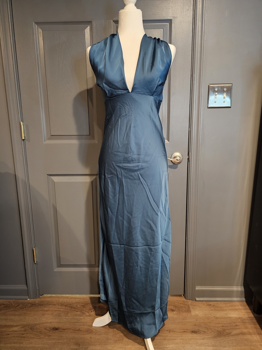 Sleeveless Teal V-Neck Silky Gown Size M